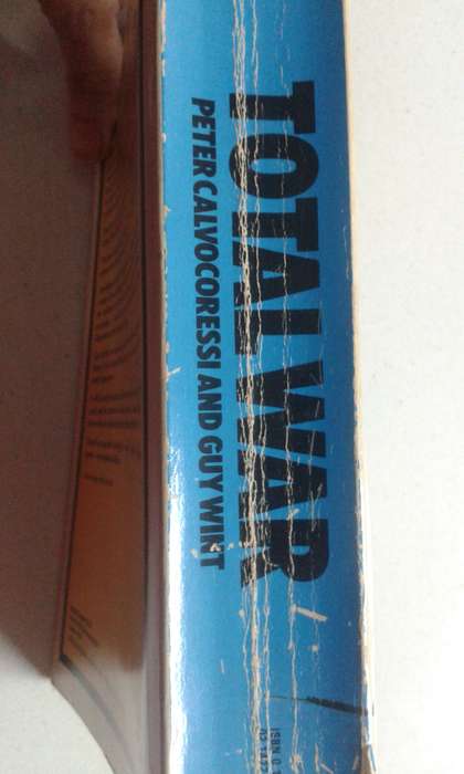 Book:  TOTAL WAR - Peter Calvocoressi