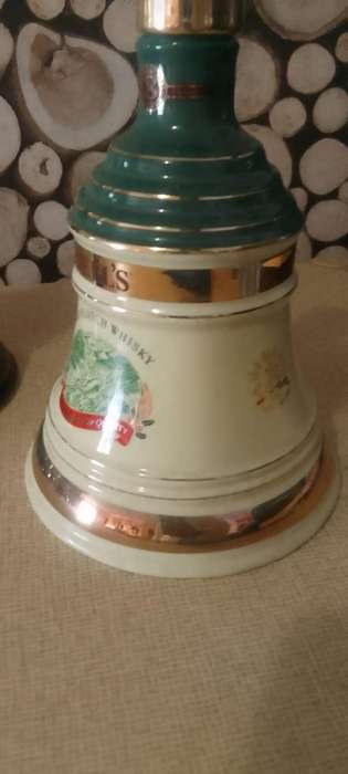 Bell's Old Whisky Vintage ceramic Decanters  - 4 Decanters: Years: 1989/ 1990 / 1996/ 1998  take all