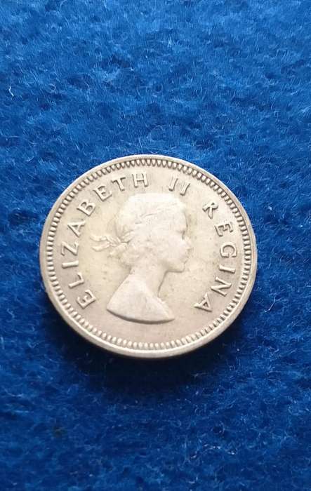 1955 UNION OF SOUTH AFRICA SILVER 3 PENCE (TICKEY) (QUEEN ELIZABETH ii)