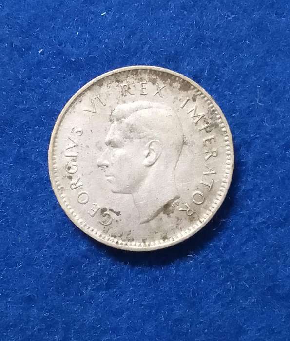 1945 South Africa Three Pence (3D) silver coin - circulated