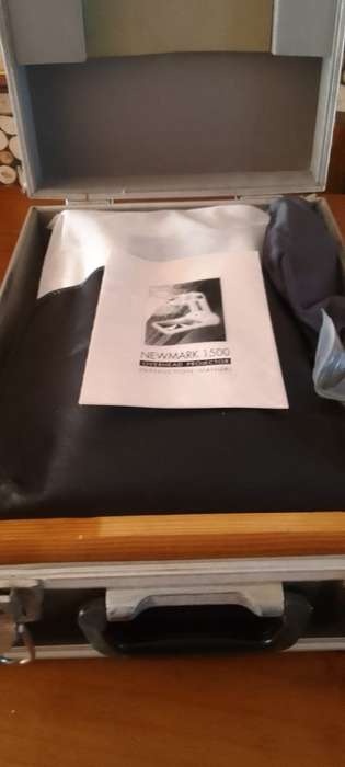 Overhead projector in original case - collectors item - good working condition