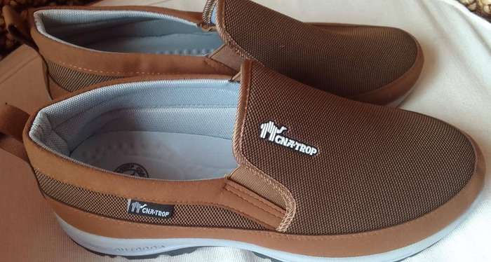 Men's slip on shoes size 11 (46)