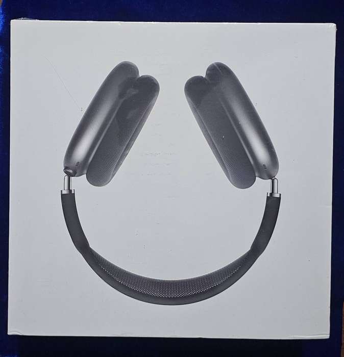 Apple Airpod Max Headphones
