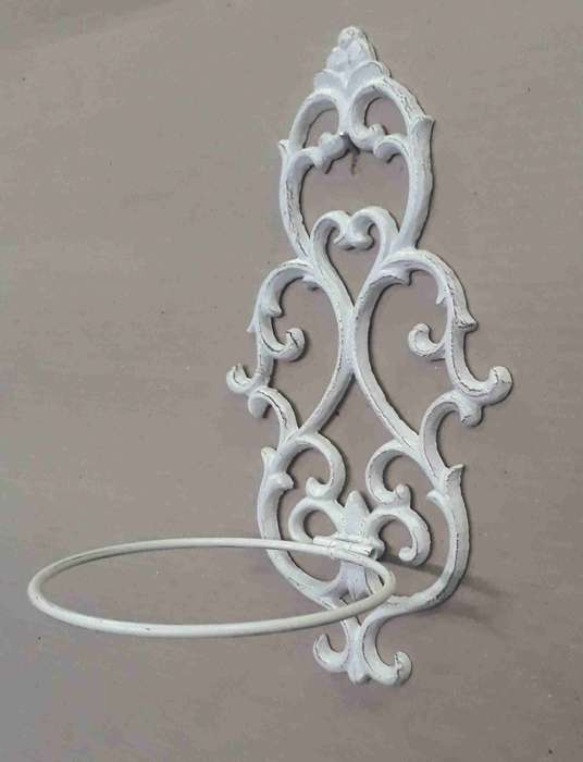 Garden. Wall hanging flower pot holder.