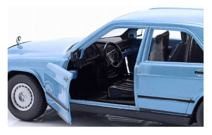 Bburago 12446 Mercedes Benz 190 E 190E 2.6