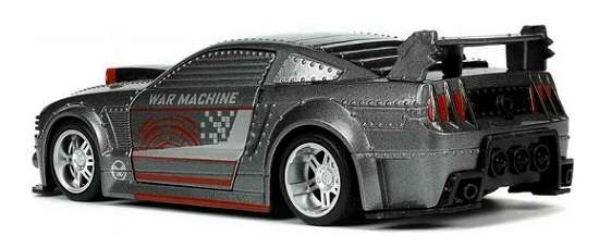 JADA Diecast Model Car 33082 Ford Mustang GT 2006 + War Machine Figurine Marvel Avengers 1/32 scale