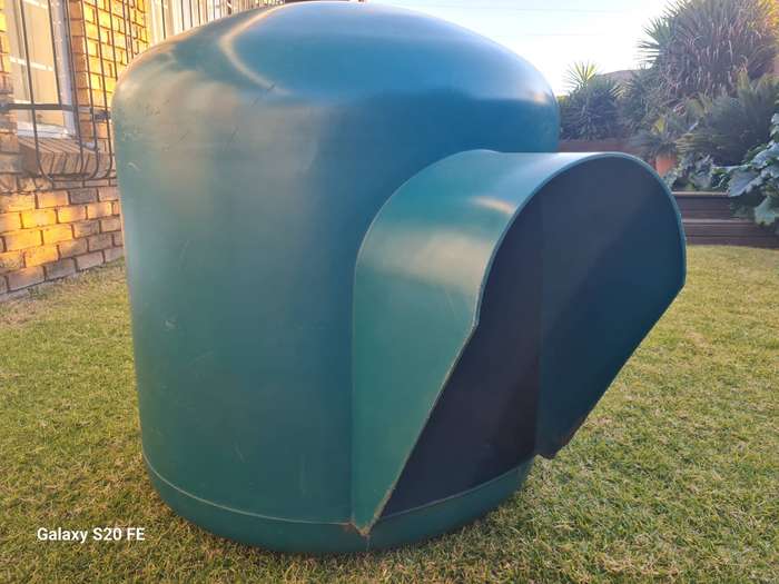 Accelerate Design Dog Igloo Kennel Large
