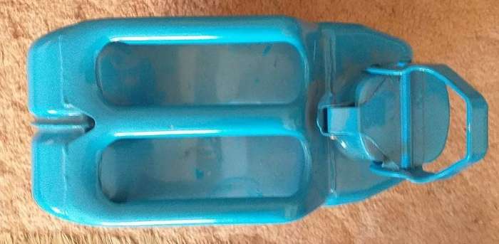 20 L Blue metal water jerry can as used by NATO forces (Pro Quip)