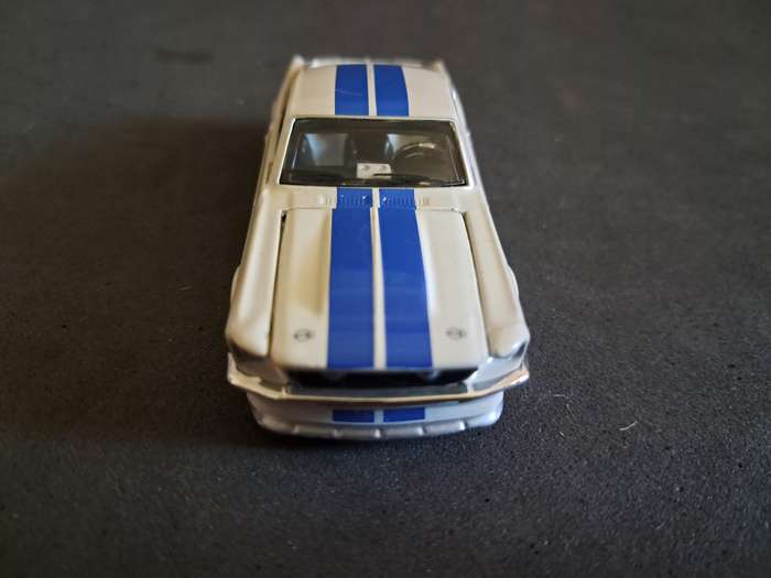 Maisto 1987 Ford Mustang GT