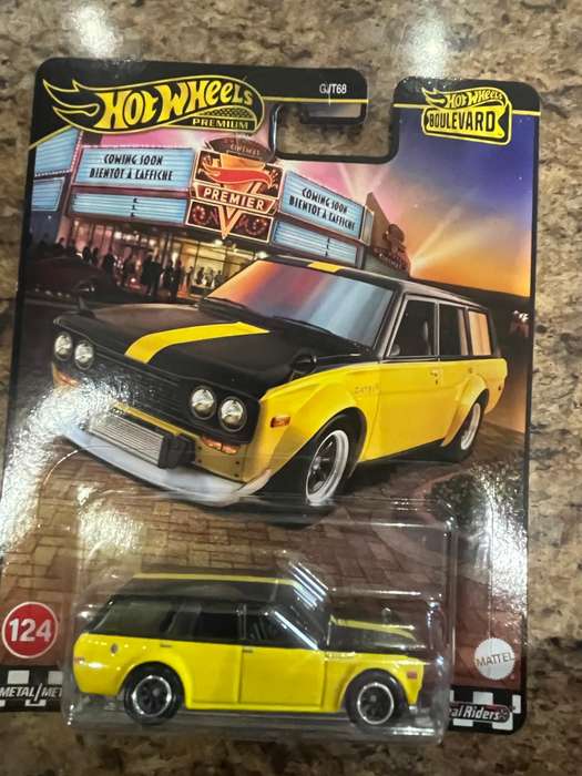 Hot wheels Boulevard Datsun