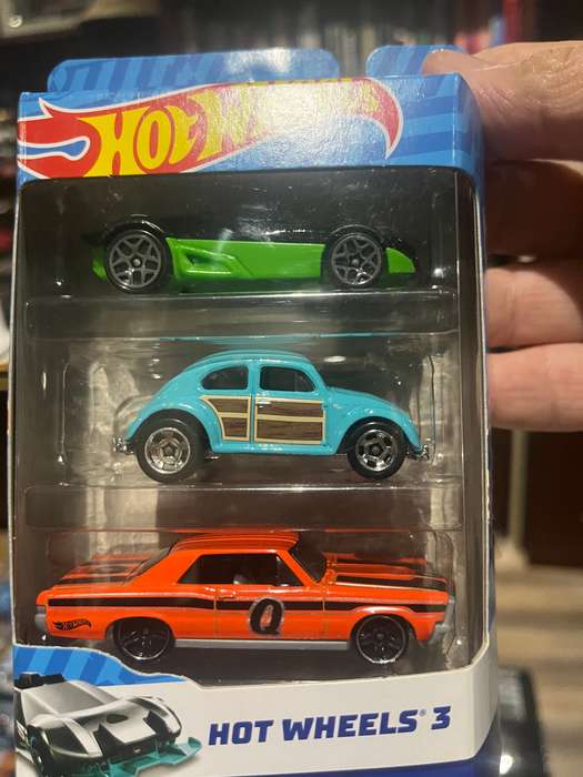 Hot wheels 3 pack. Volkswagen Beetle scarce !!