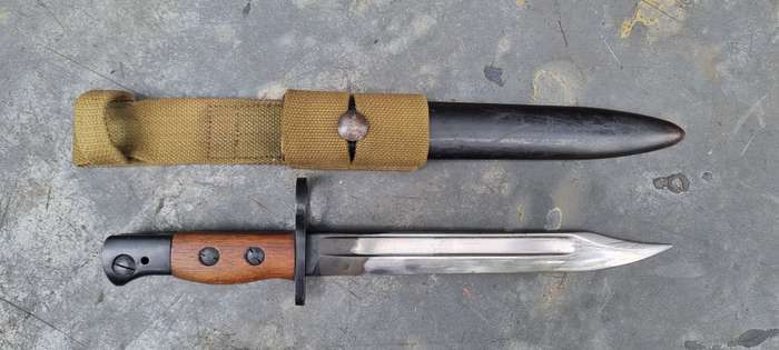 No5 British "jungle carbine" bayonet