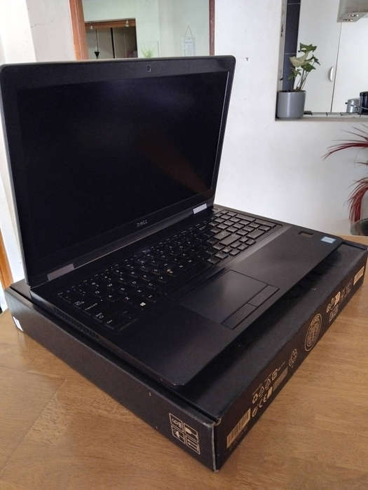 Dell Latitude E5570 i7 Laptop (Read Description)