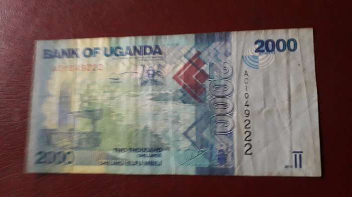 Uganda  2000 Shillings 2010