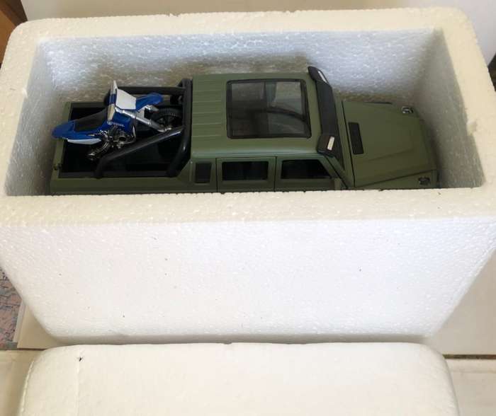 Mercedes G63 AMG 6x6 (W463) 2017 moss-green 1/28 NEW+boxed ASU model #2348 instant wheels