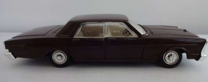 Ford Galaxie 500 1966 black 1/43 Atlas/Dinky NEW+boxed #6111 instant wheels