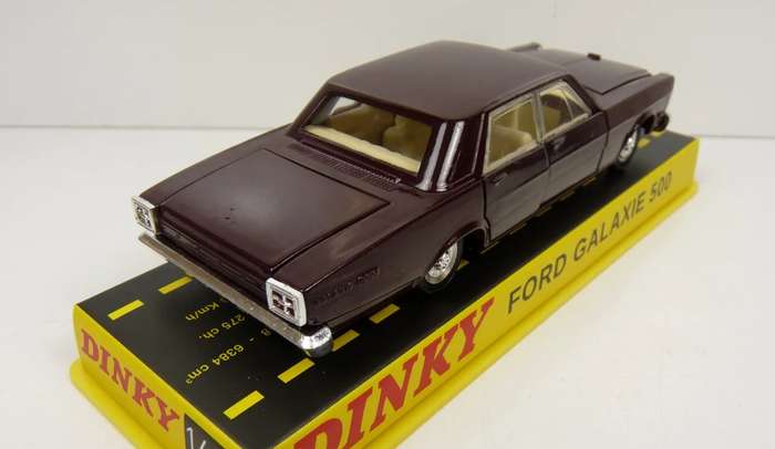 Ford Galaxie 500 1966 black 1/43 Atlas/Dinky NEW+boxed #6111 instant wheels