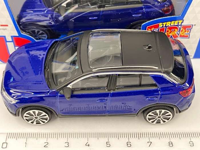 Volkswagen T-Roc 2021 blue-met 1/43 Bburago NEW+boxed #6164 instant wheels