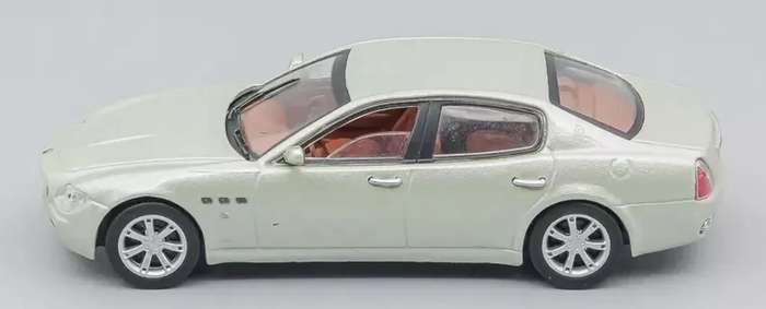 Maserati Quattroporte 2009 Champagne 1/43 D'Agostini/IXO NEWinBlister #6189 instant wheels