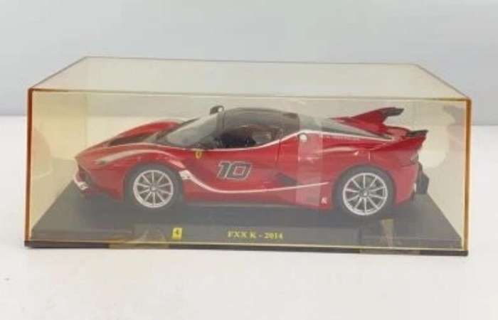 Ferrari FXX K 2014 black+red 1/43 NEW+boxed Bburago #6205 instant wheels