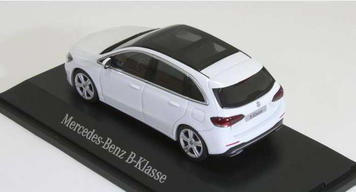 Mercedes-Benz B-class (W247) 2018 Polar White 1:43 Herpa NEW+boxed #6223 instant wheels