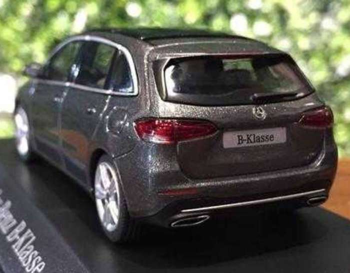 Mercedes-Benz B-class (W247) 2018 Mountain Grey-metallic 1:43 Herpa NEW+boxed #6224 instant wheels