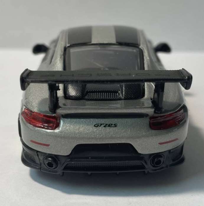 Porsche 911 (991 II) GT2 RS silver 2018-2025 1:43 Bburago NEW+boxed #6225 instant wheels
