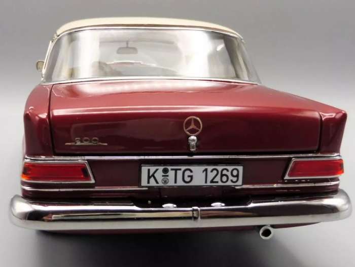 Mercedes-Benz 200 (W110) 1966 red+white 1/18 Norev NEW+boxed #8004 instant wheels