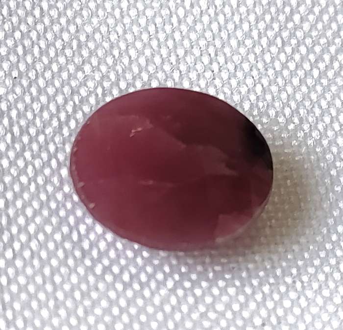 Natural Raw Ruby - 11.4 mm - oval cut - certification optional