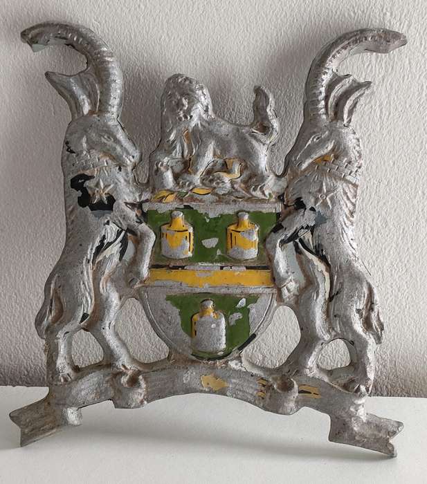 Large vintage handmade cast iron Coat of Arms - Unique quality item with wall attachments