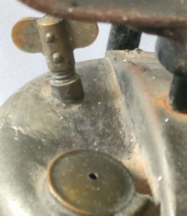SAR/SAS Railway lamp with brass signage + serial numbers still intact: H: 255 mm: Top condition