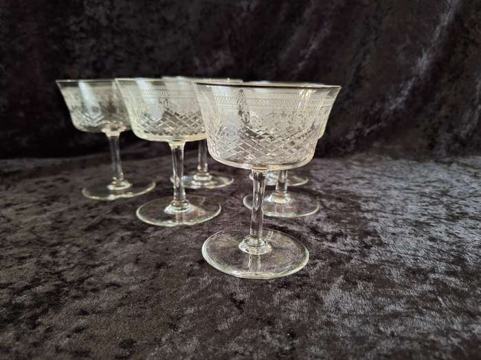 Stunning Edwardian Pall Mall - Lady Hamilton Etched Antique Champagne Glasses (Hand Made)