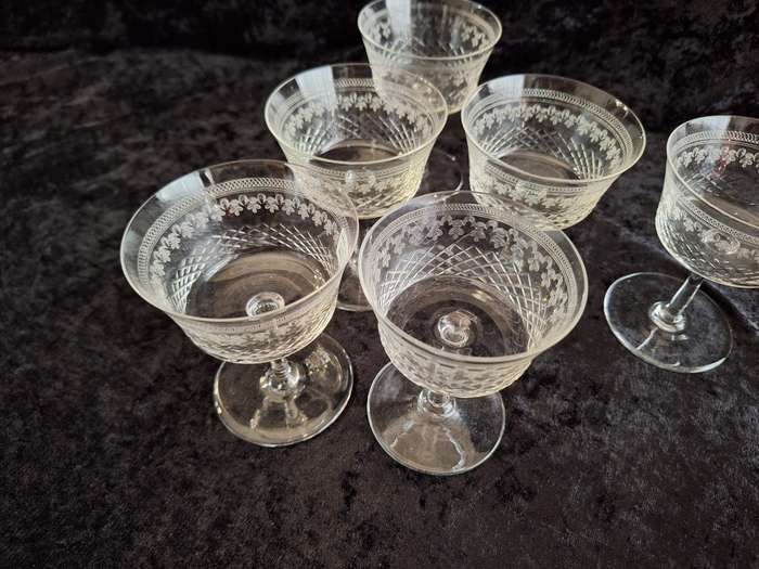 Stunning Edwardian Pall Mall - Lady Hamilton Etched Antique Champagne Glasses (Hand Made)