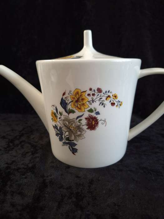 Beautiful Vintage S.A. Porcelain Constantia Ware Teapot.