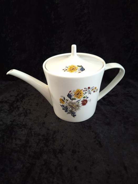 Beautiful Vintage S.A. Porcelain Constantia Ware Teapot.