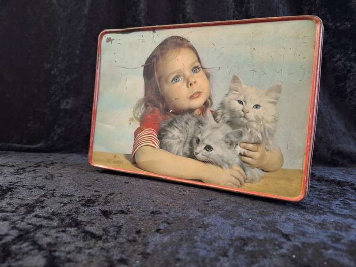 Vintage Humphries Tin