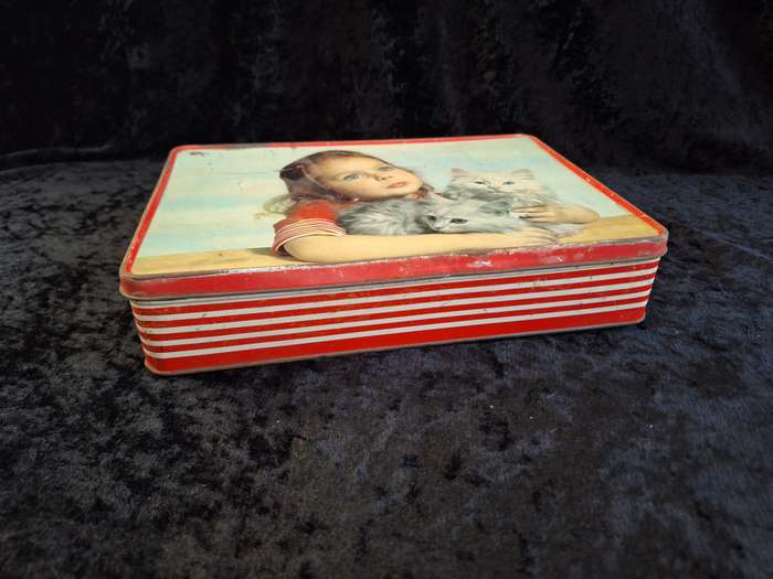 Vintage Humphries Tin