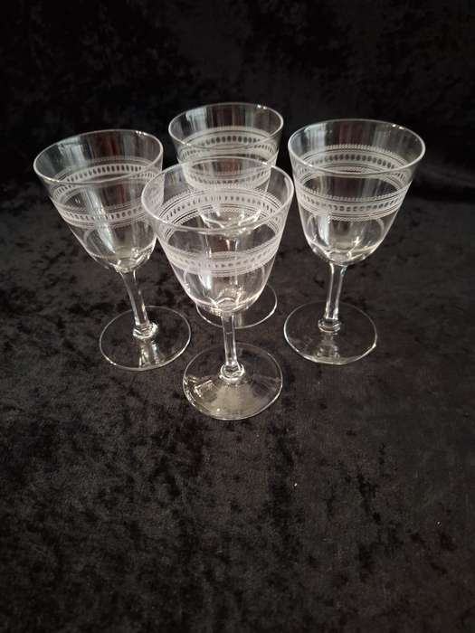 Stunning Set of 4 Crystal Edwardian Etched Antique Sherry Glasses