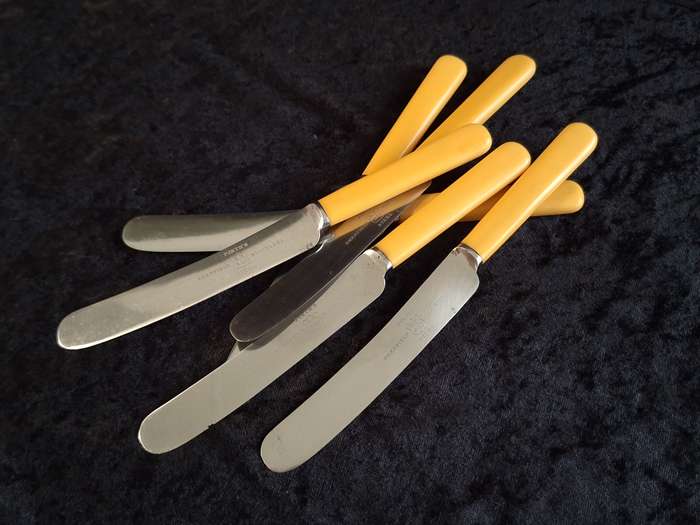 Vintage Set of 6 Firth's Sheffield Stainless-Steel Entrée Knifes (Faux Bone Handles)