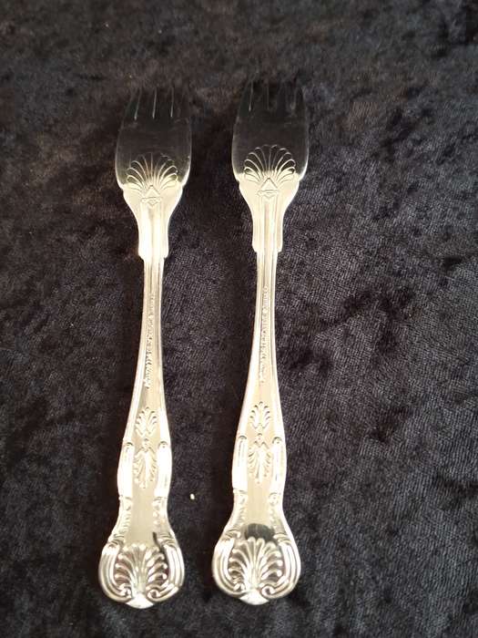 Vintage Set of 2 A1 Silver Plated Eetrite Kings Pattern Fish Forks.