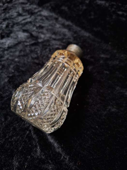 Vintage 1930's Cut Glass Scent Bottle. (Some Small Chips)
