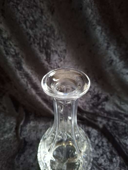Stunning Vintage Crystal Decanter