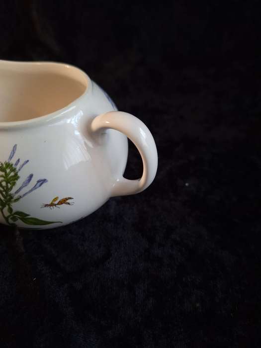 Taurus Ceramics Milk Jug (Plumbago Auriculate - Joan Van Gogh)