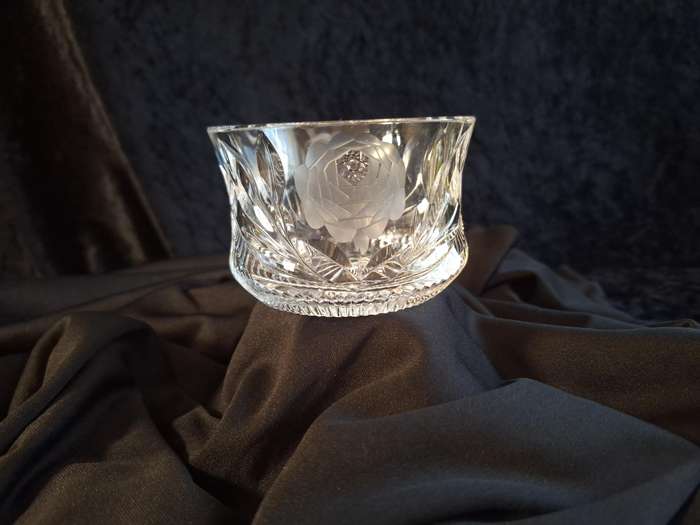 Stunning Vintage Rose Cut Crystal Sweet Bowl - A.