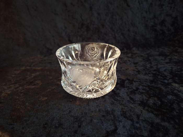 Stunning Vintage Rose Cut Crystal Sweet Bowl - A.