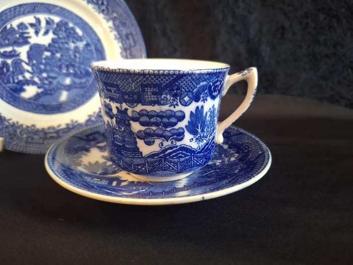 Vintage Willow Royal Venton Ware Trio - A.