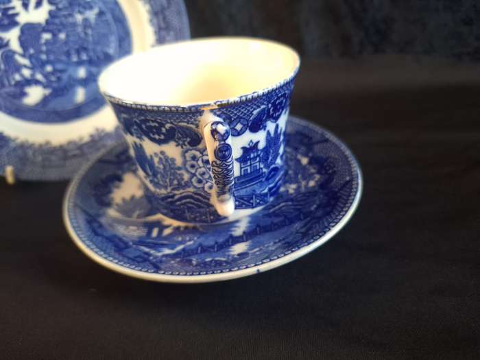 Vintage Willow Royal Venton Ware Trio - A.