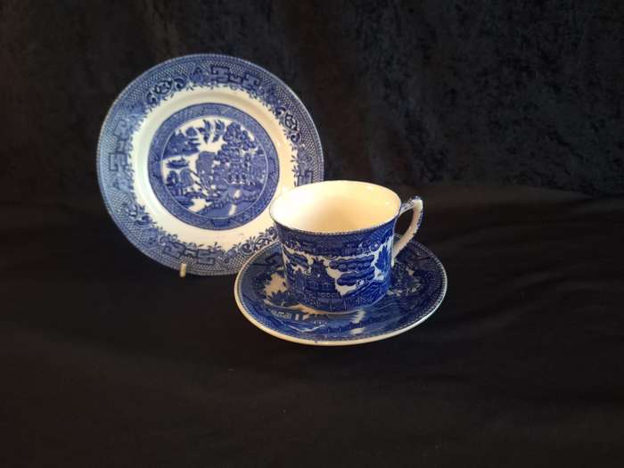 Vintage Willow Royal Venton Ware Trio - B.