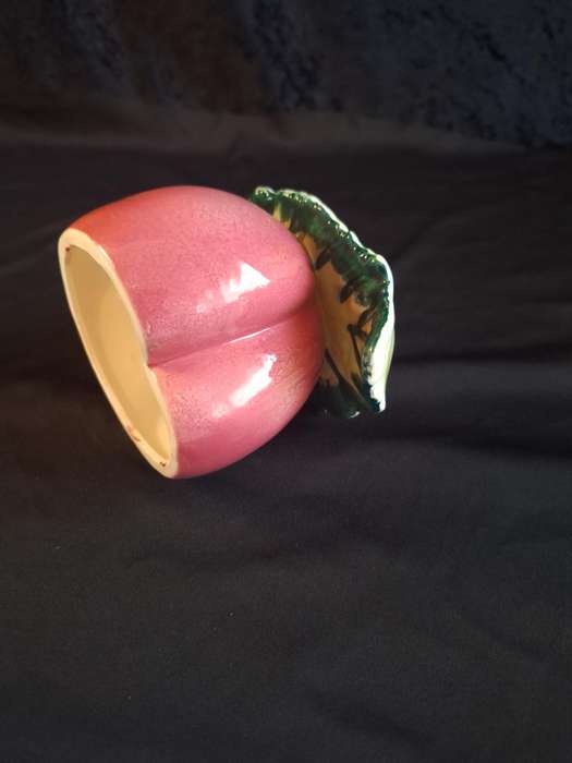 Beautiful Vintage Italian Ceramic Jam Pot. (Small Crack)