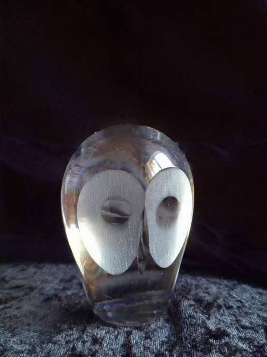 Stunning Vintage Royal Krona Crystal Owl by Swedish Artist - Hanne Dreutler.